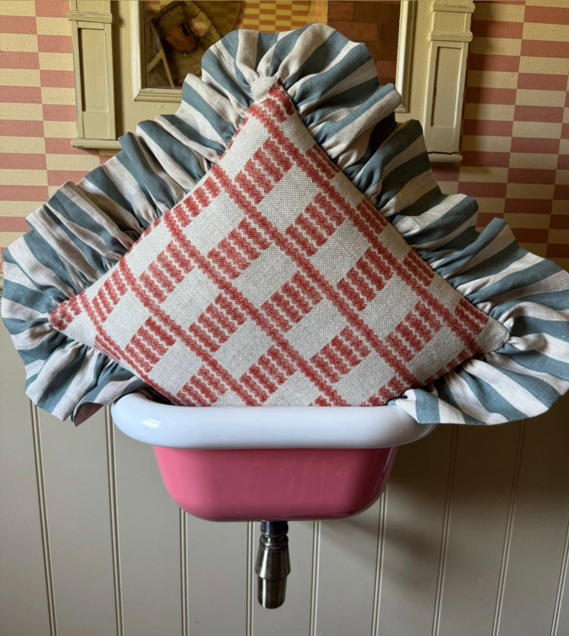 Fermoie ‘Cove’ x Blue Jumbo Ruffle