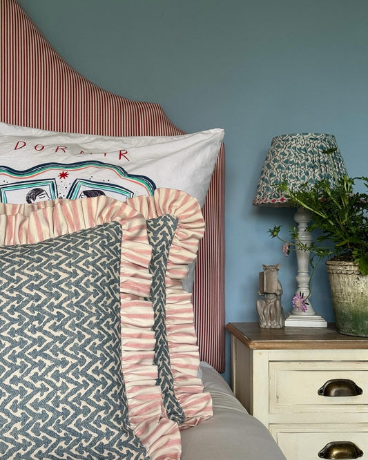 Blue Fermoie x Pink Ruffle