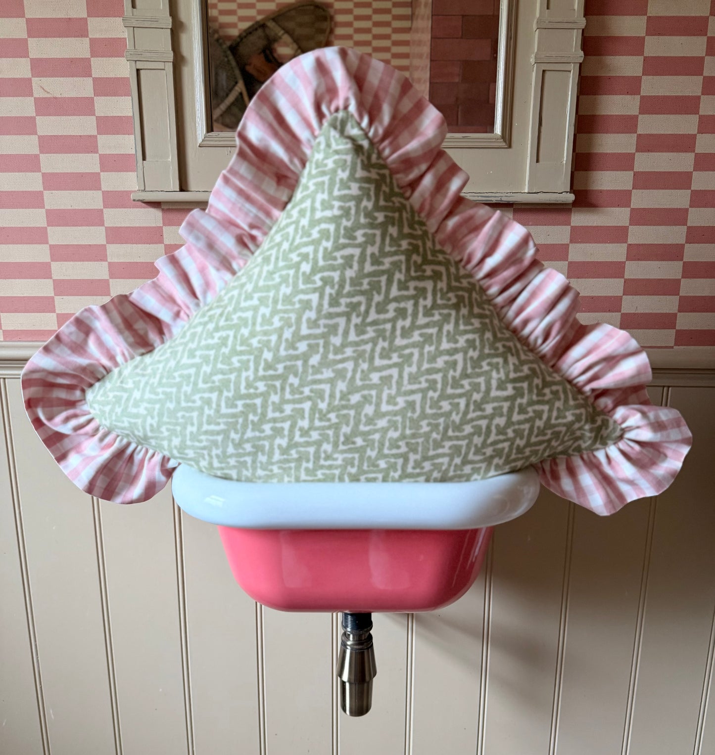 Fermoie x Pink Gingham Ruffle