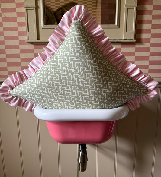 Fermoie x Pink Ruffle