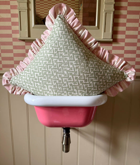 Green ‘Rabanna’ x Pink Ruffle